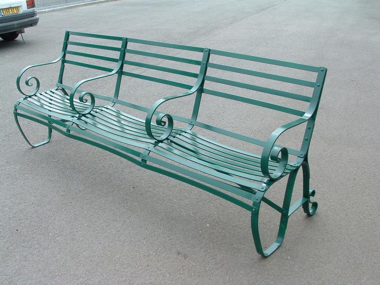 Banc de jardin de style en acier galvanisé et peint